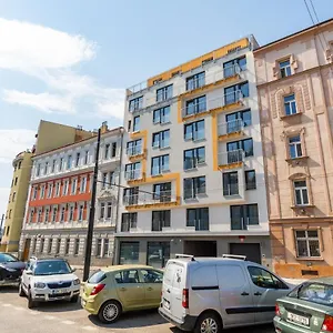One Bedroom Penthouse # 82 In The Brand New Building Close To The Center With Free Parking Apartmán