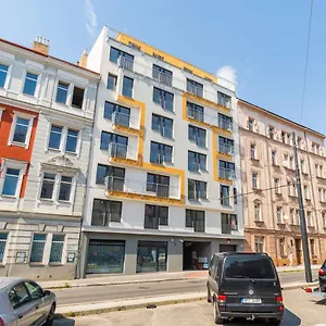 Brand New # 42 In Brand New Building With Free Parking In The Center Praga