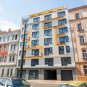 Brand New #31 In Brand New Building With Free Parking In The Center Praga