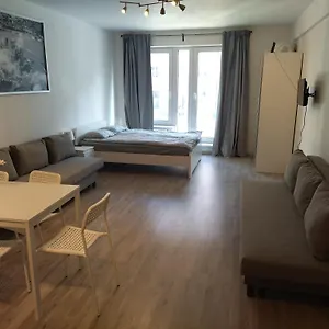 Brand New #24 In Elite With Free Secure Parking In The Center Praga